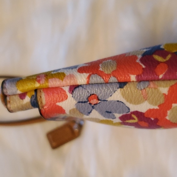 Coach Peyton Floral Medium Wristlet - Picture 2 of 11